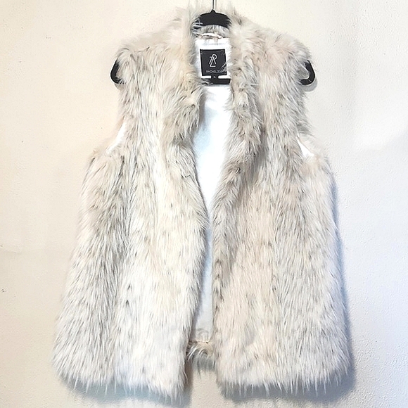 Rachel Zoe Gorgeous Luxury Faux Fur Vest Size X Large Like New!! - Picture 3 of 12